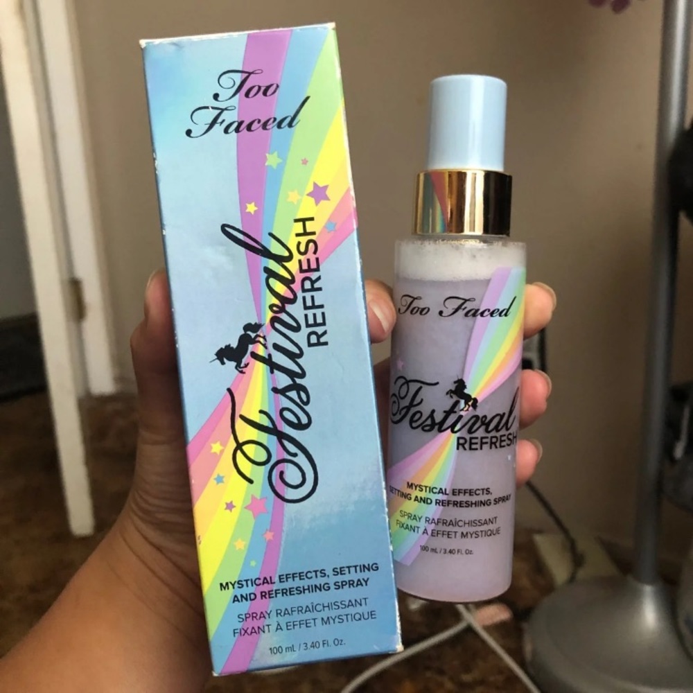 DISCONTINUED Too Faced Festival Refresh Spray